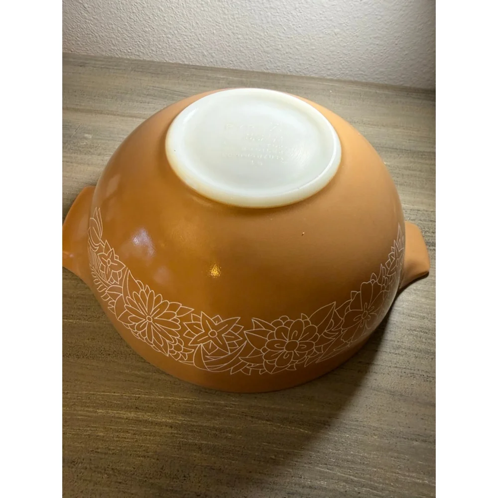Vintage Pyrex Glass Brown/Tan 2.5 qt Woodland #443 Cinderella Mixing Bowl